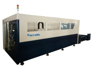 700-2000w ბოჭკოვანი მეტალის ლაზერული ჭრის მანქანა წყლის გაგრილებით